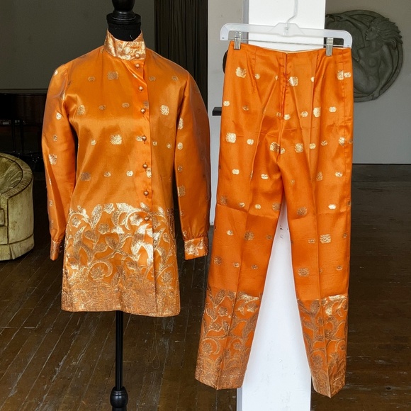Vintage Tops - Orange and gold vintage set
